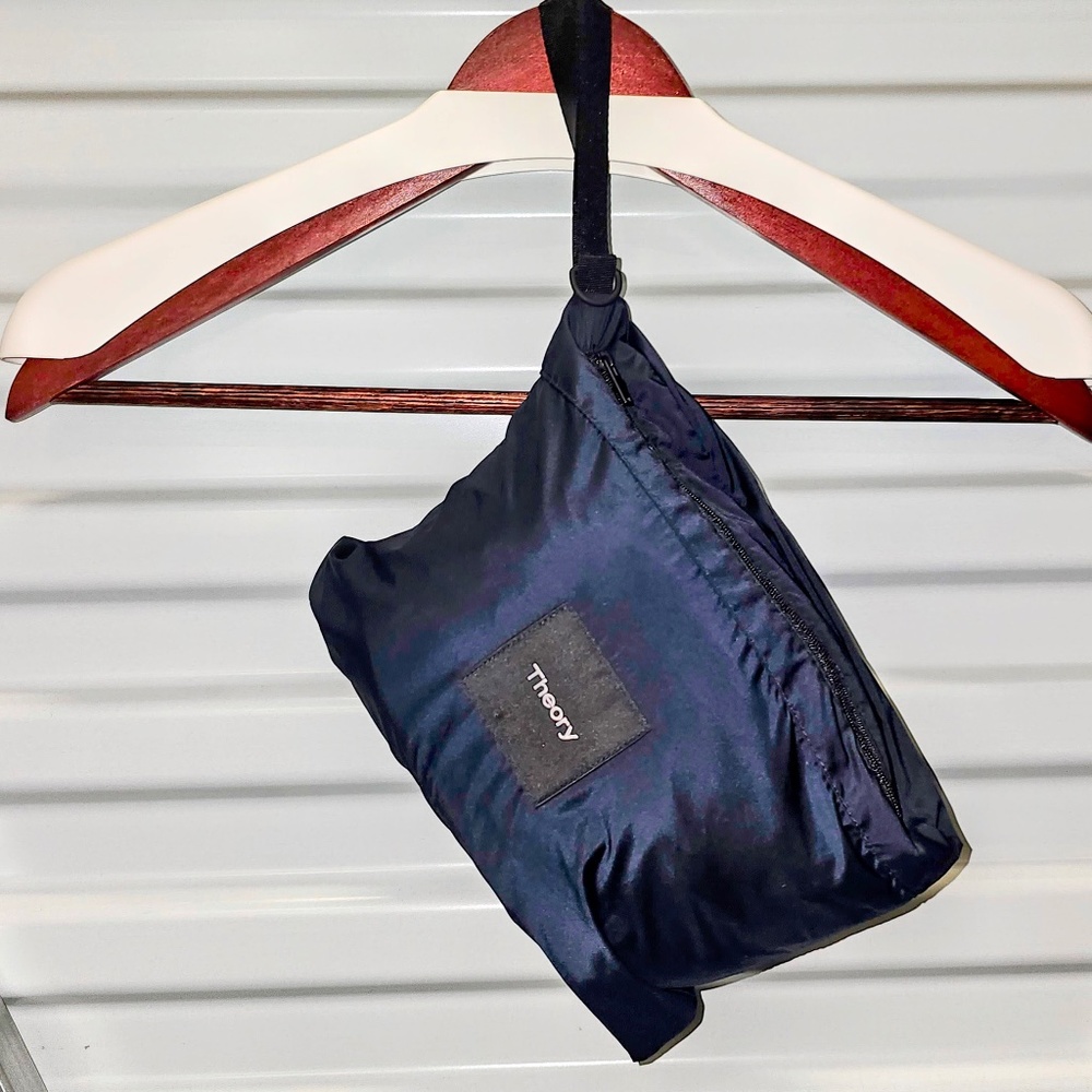 Theory Packable& Reversible Jacket. - image 5